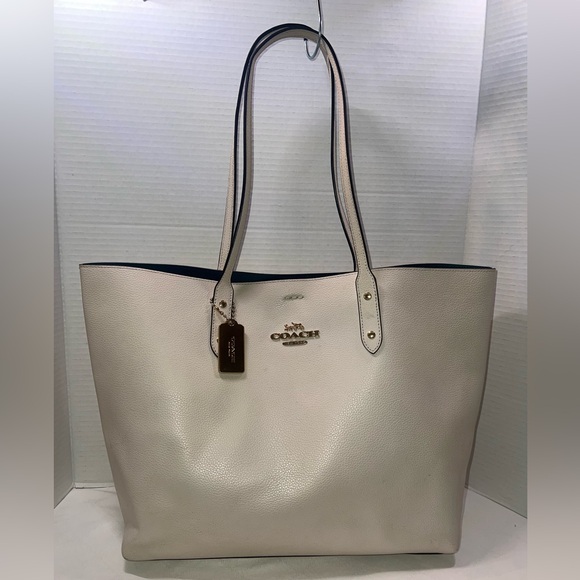 Coach Handbags - 🔥🔥🔥 Coach Leather Ivory City Tote